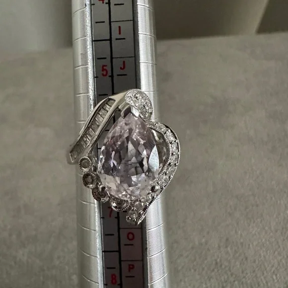 CZ fashion cocktail ring! - Picture 10 of 10